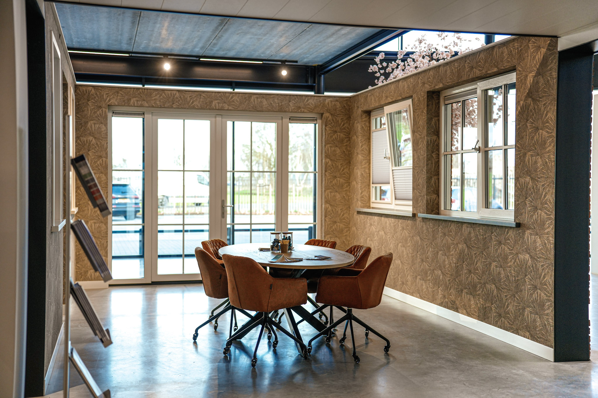 Showroom witte kozijnen